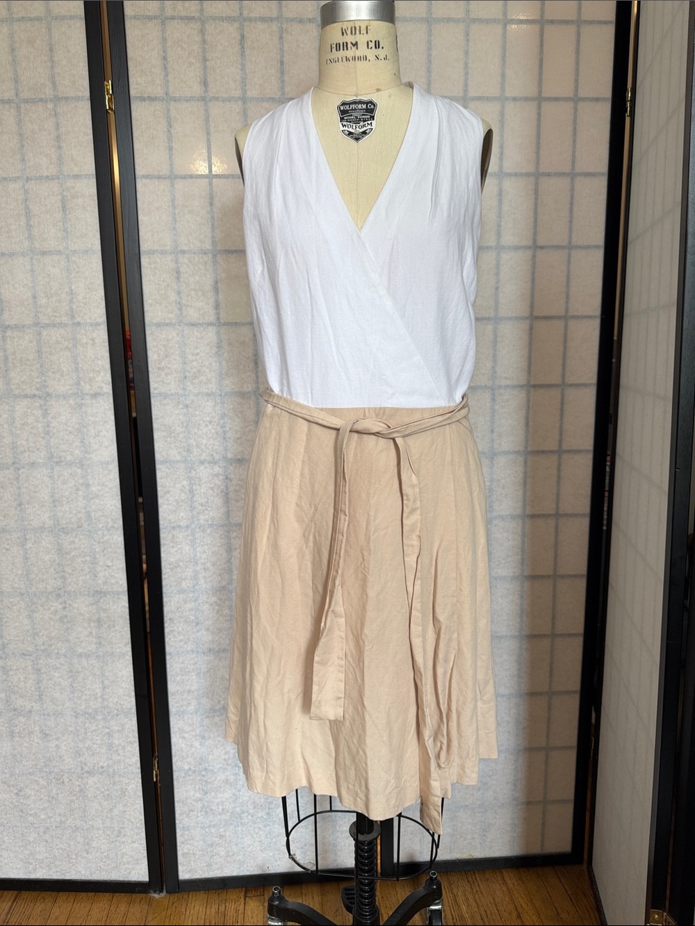 Ann Taylor. White & beige lovely wrap dress with belt. Linen blend. Size 14